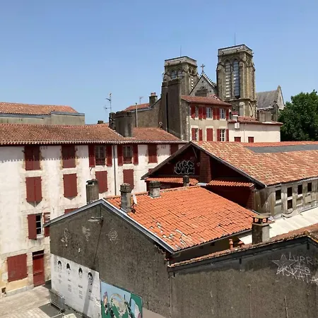 Super Apartman Bayonne